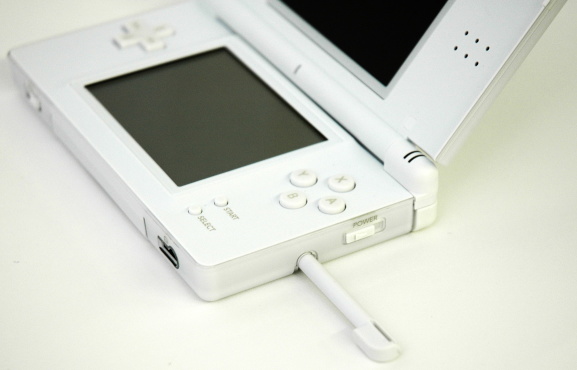 Nintendo DS Lite (right side)